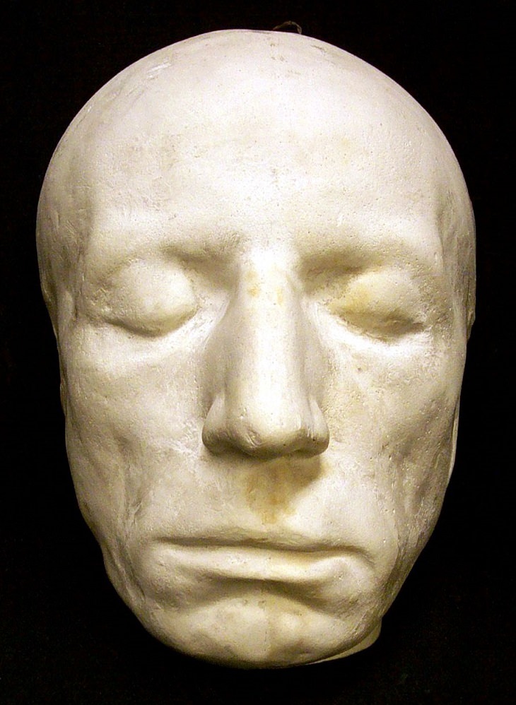 14 Death Masks of Famous People