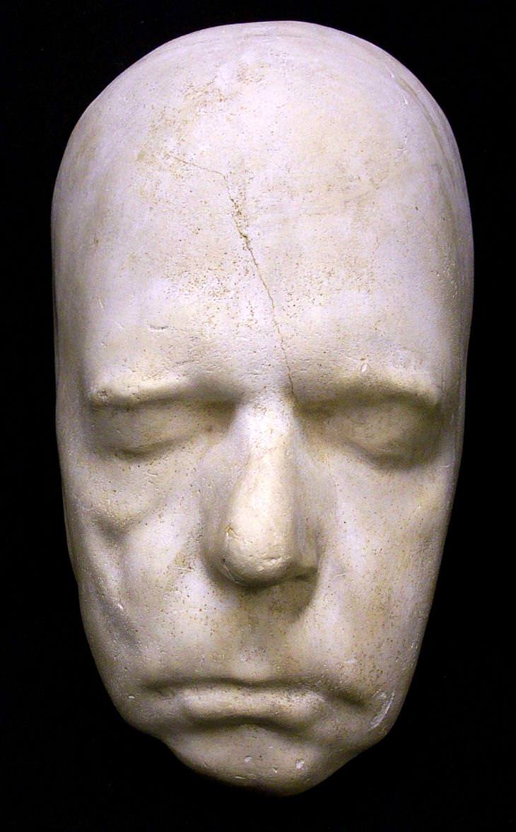 14 Death Masks of Famous People