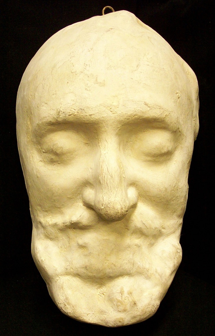 14 Death Masks of Famous People