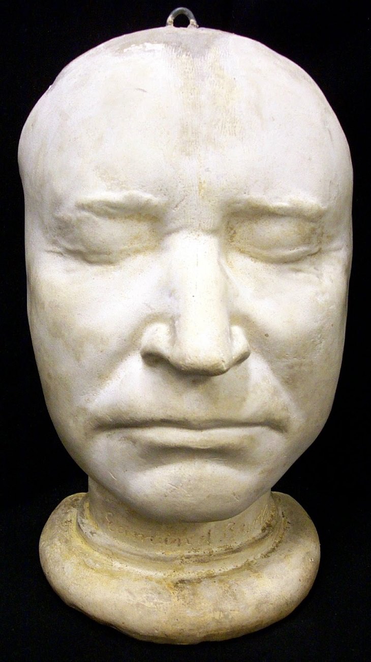 14 Death Masks of Famous People