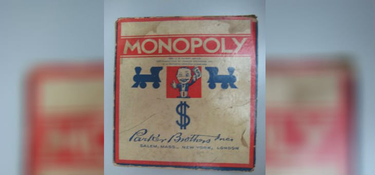 How Monopoly Helped WWII Prisoners Escape...