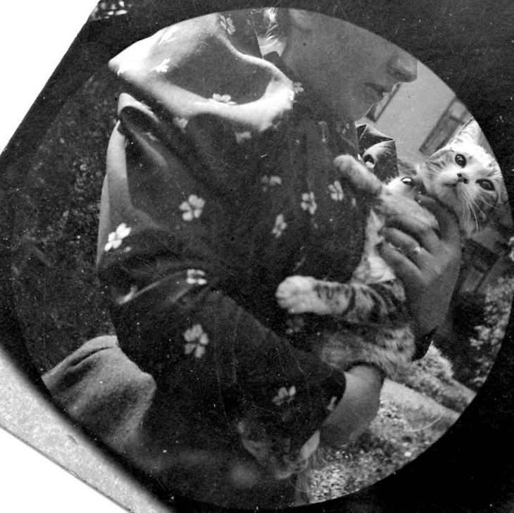 The 1890s Through the Lens of a Hidden Camera