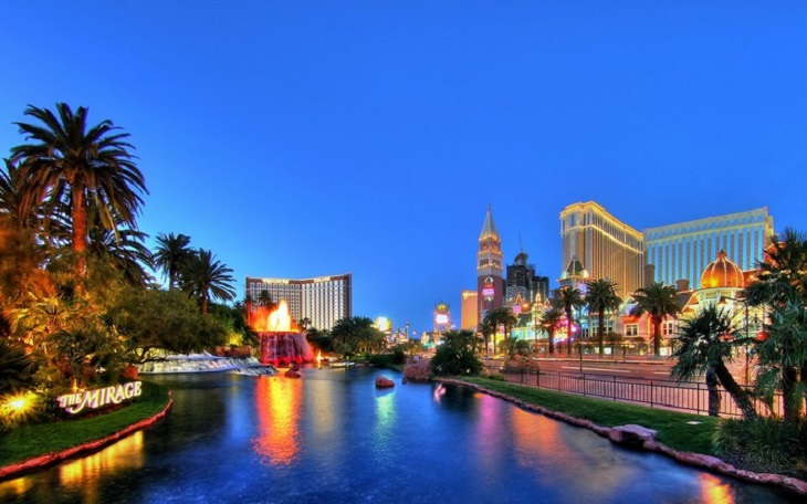 10 Amazing Places to Visit in Las Vegas