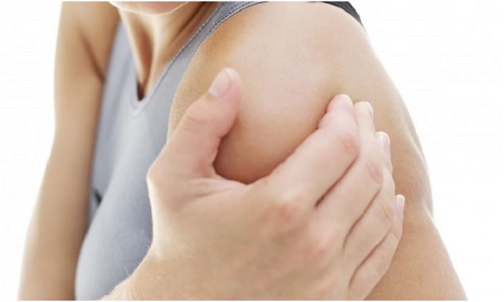 A Comprehensive Guide to Treating Shoulder Pain at Home