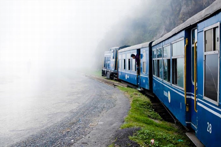 darjeeling-train