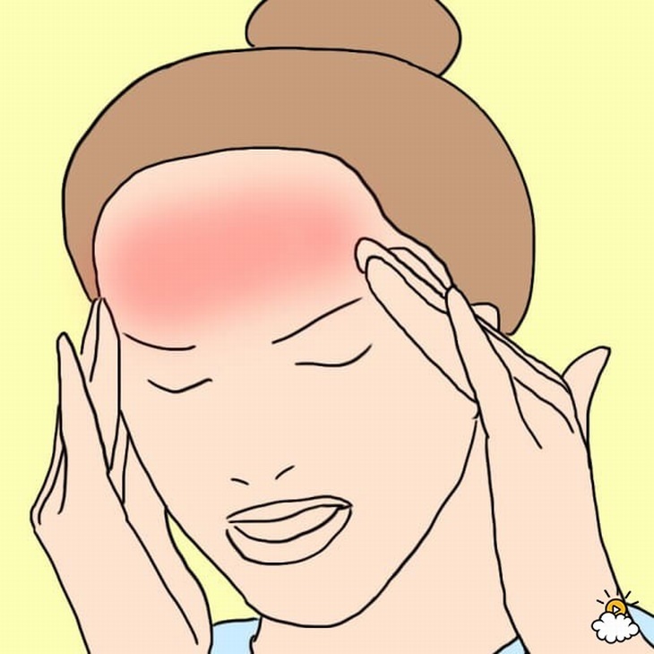 woman with a bad headache - advantages and disadvantages of drinking ice cold water