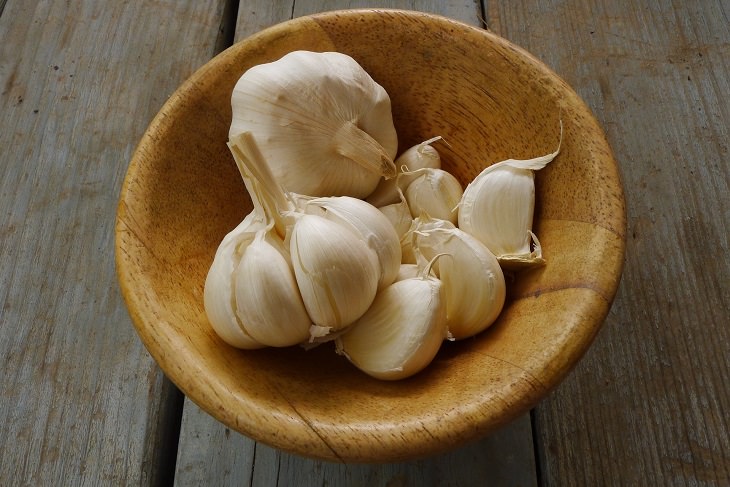 Remedies for cellulitis: Garlic