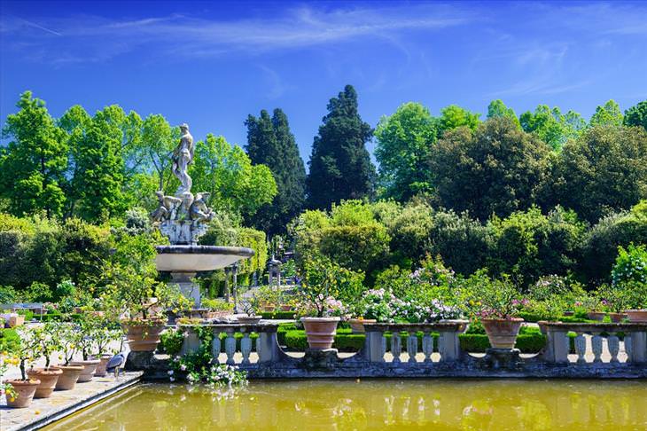 7 Beautiful Gardens of Italy