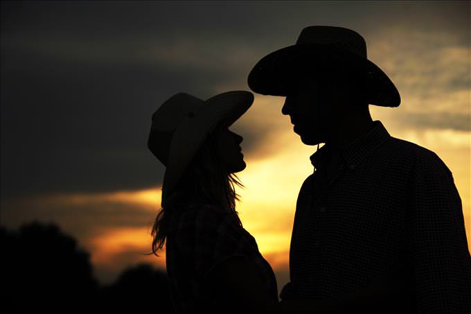 romantic cowboy couple silhouette
