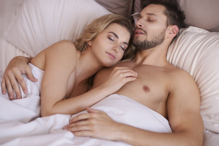 Why You Should Sleep Naked