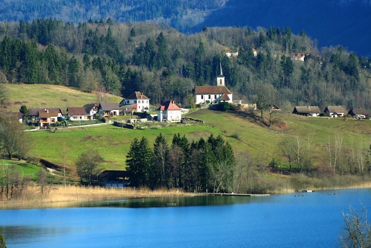 The 10 Most Stunning French Lakes