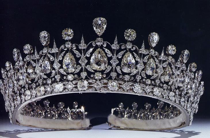 crowns and tiaras  Crown of Christian V, Denmark