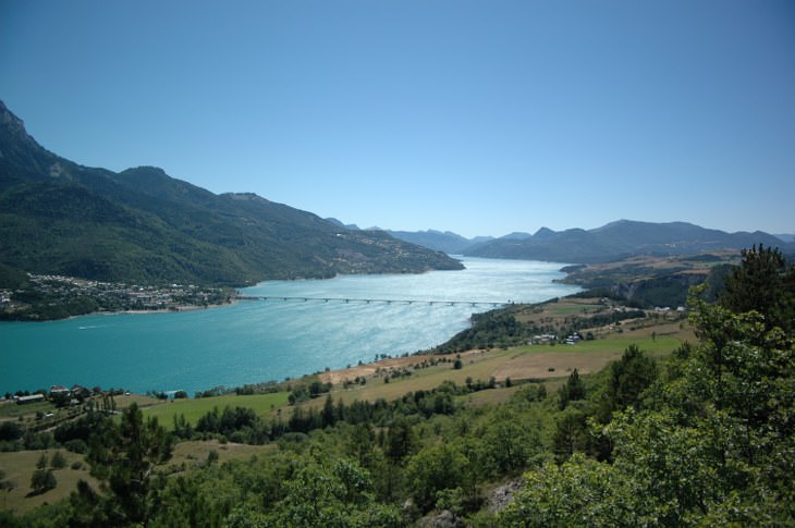 The 10 Most Stunning French Lakes