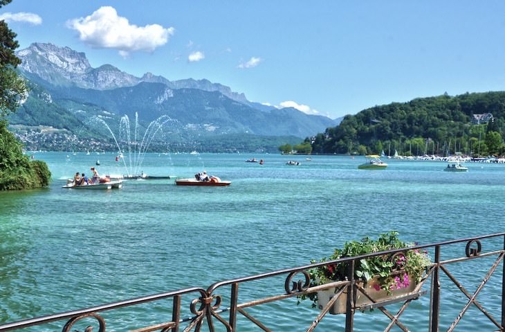 The 10 Most Stunning French Lakes