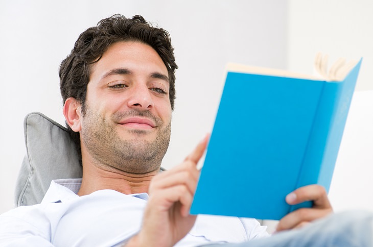 5 Fantastic Health Benefits of Reading a Little Each Day