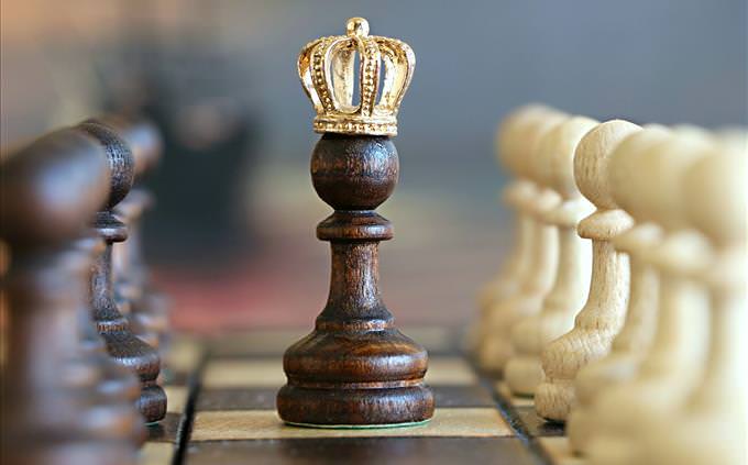 chess pawn becomes queen