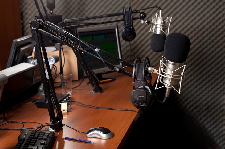 10 Best Podcasts Available Right Now