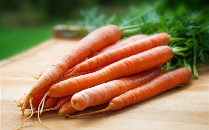 carrots on chopping board