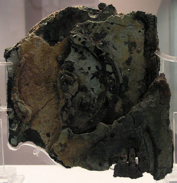 A Guide to the Mysterious Antikythera Mechanism