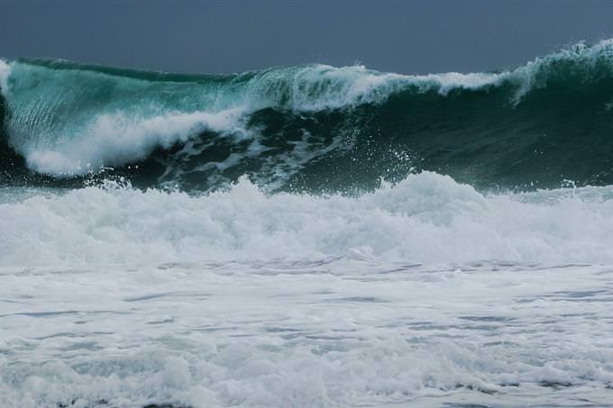 A big wave in the ocean