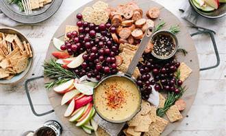 Tray with fruit, cheese, and crackers