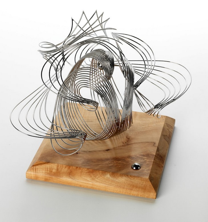 Intricate Stainless Steel Wire Sculptures by Martin Debenham