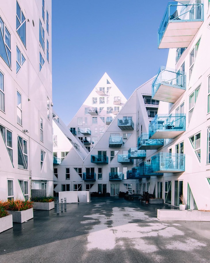 architecture: The "iceberg" in Aarhus, Denmark