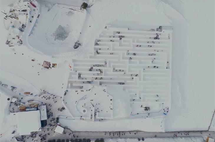 Snow Maze