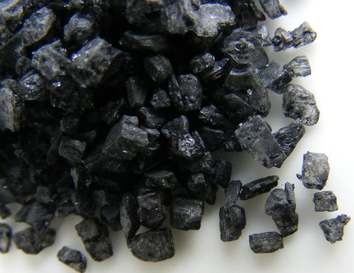 Indian Black Salt - kala namak crystals