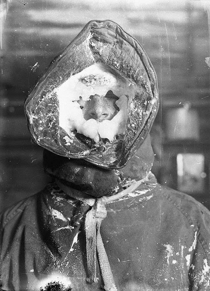 Máscara de hielo, C.T. Madigan, cerca de 1912