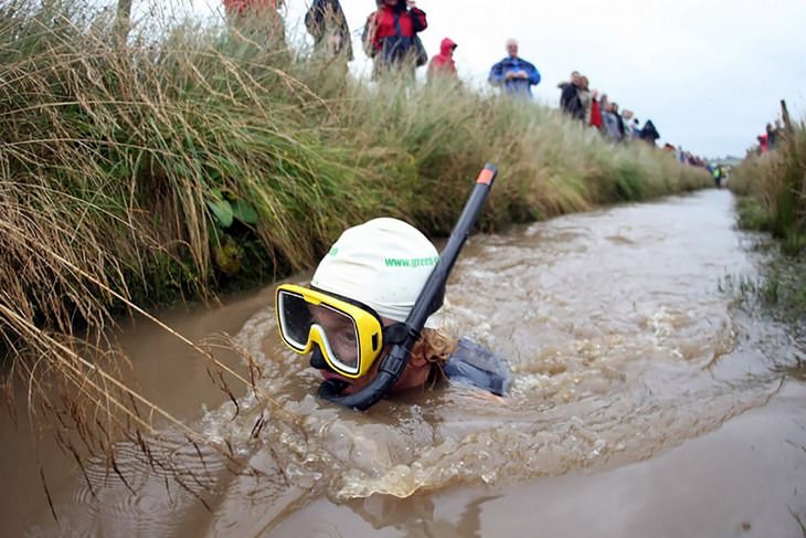 unusual sports - Bog Snorkeling