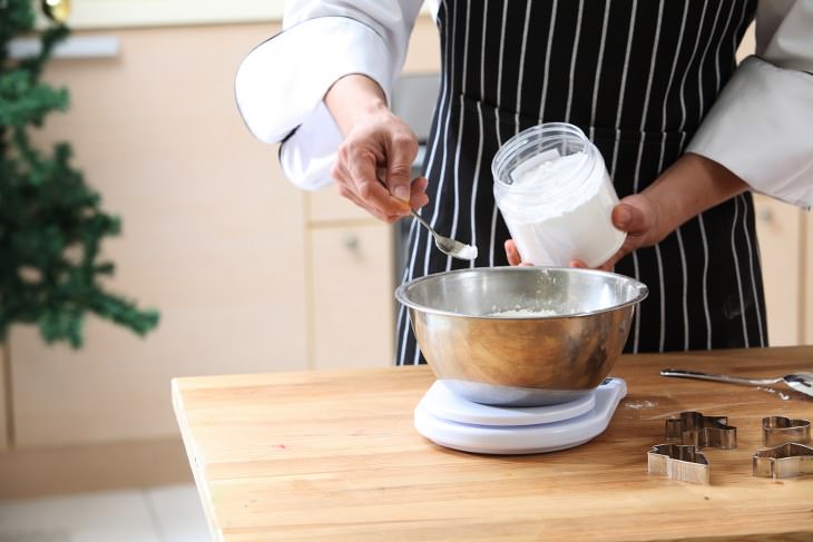 Cream of Tartar health benefits warnings and uses - how to make baking powder