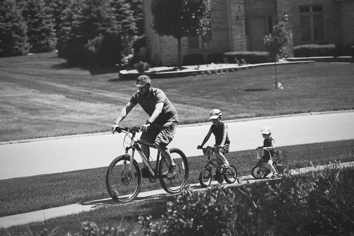Fotos Que Demuestran El Amor De Los Padres Papá en hijo pasean juntos en bicicleta