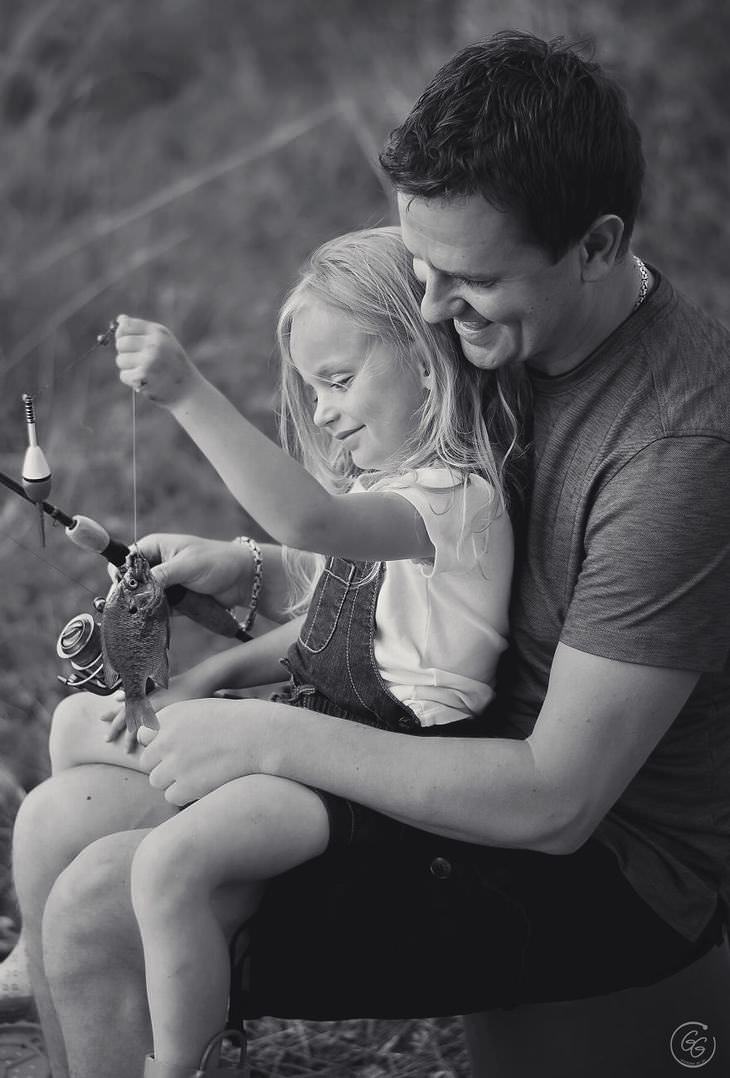 Fotos Que Demuestran El Amor De Los Padres Padre enseñando a su hija a pescar