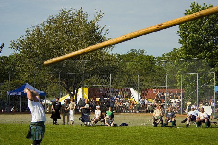 unusual sports - Caber Tossing