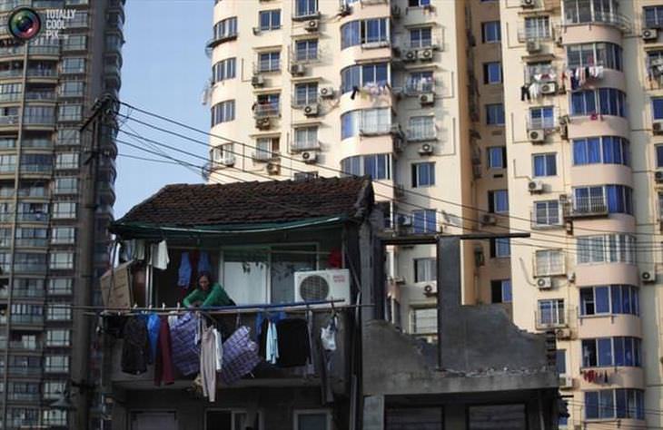 Chinese "Nail Homes" Are a Bizarre Phenomenon