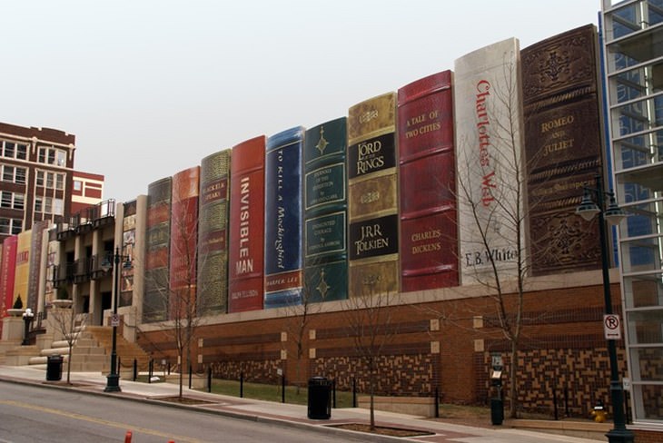 Strange Buildings: Kansas City Library, Missouri, USA