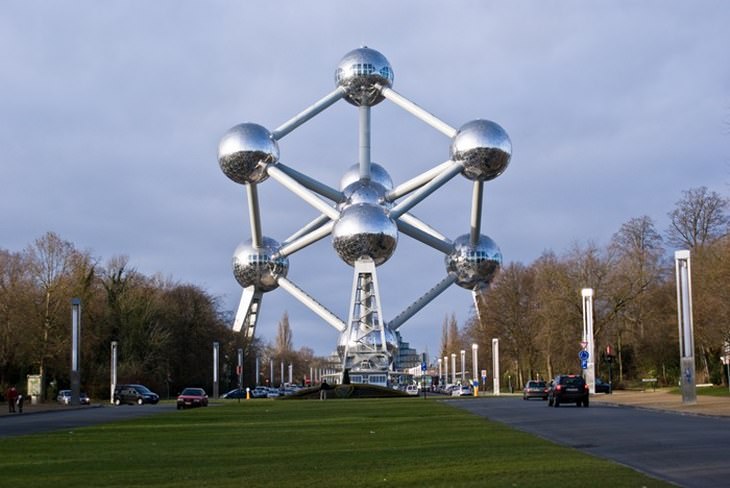 Strange Buildings: Atomium, Brussels, Belgium