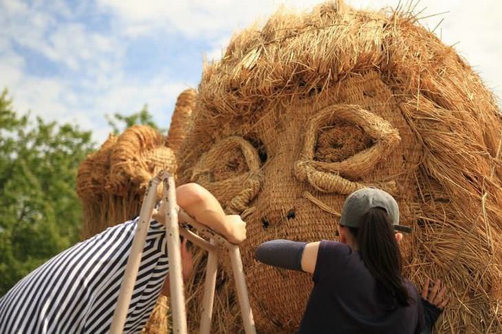 rice straw art