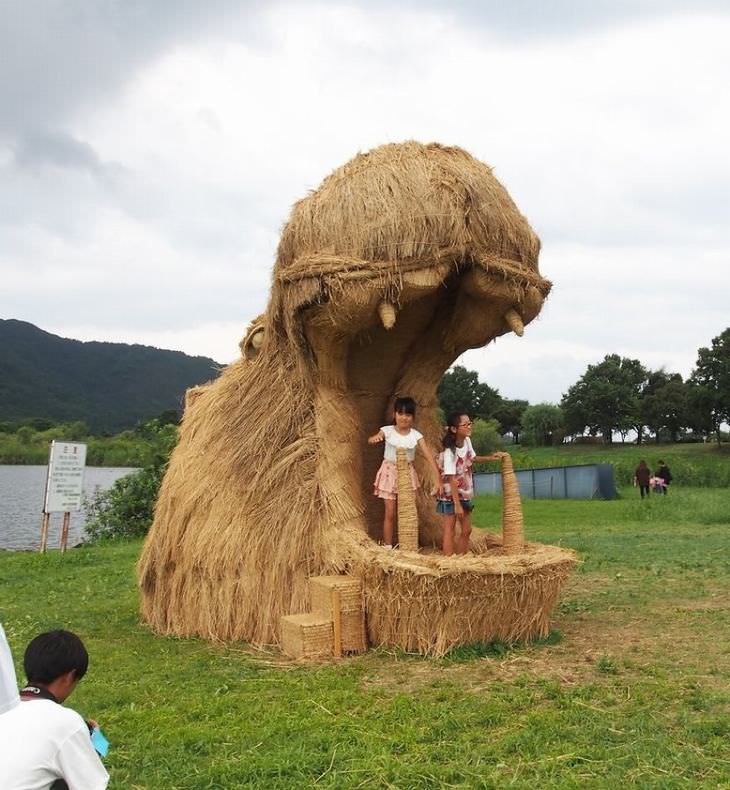 rice straw art