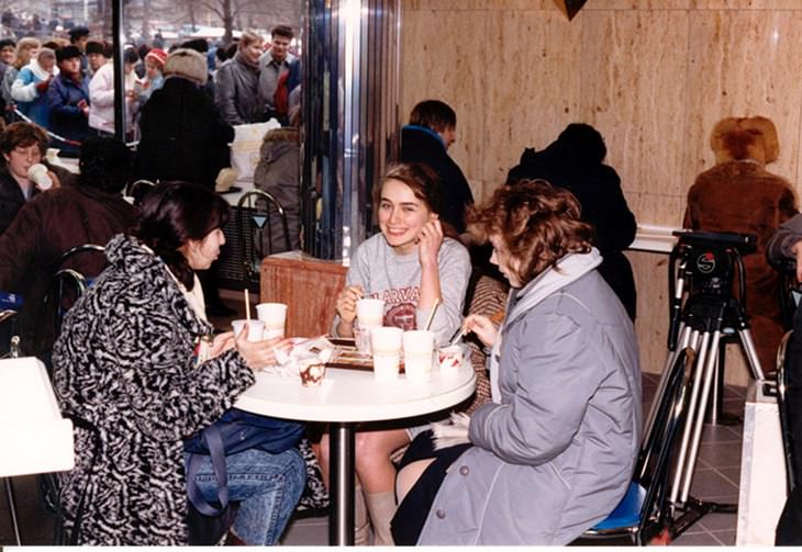 Scenes From the First McDonald's to Open in Russia