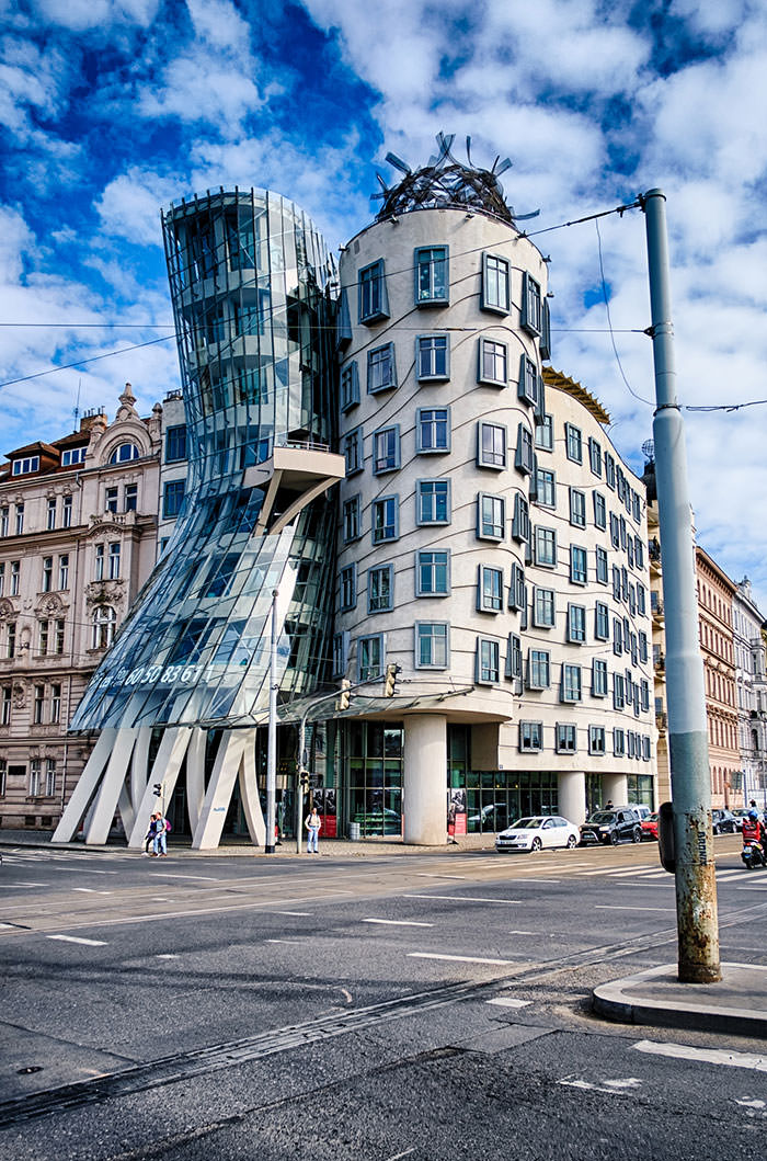 Frank Gehry: TOP 10 Most Iconic Buildings - D.Signers