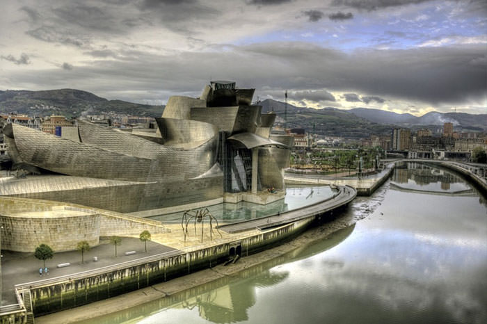 buildings by frank gehry