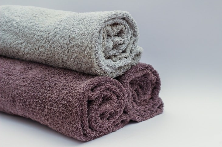 Decluttering Tips for the Home Towels 