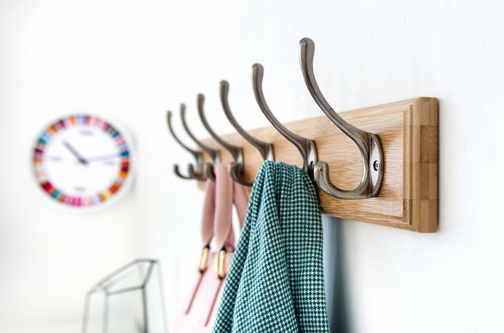 Organization Hacks to Declutter Your Closet clothing hooks