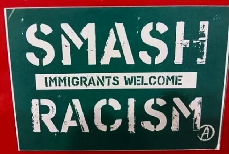 funny signs smash immigrants