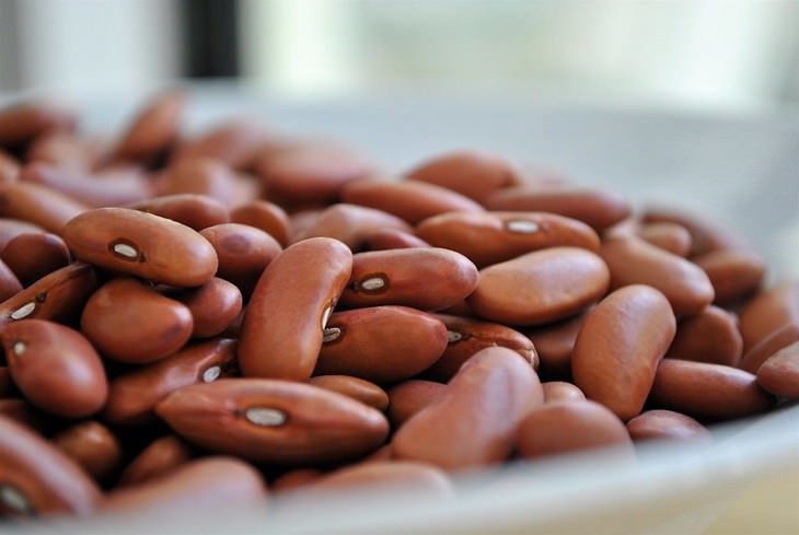 healthy foods that can be toxic Raw dried Kidney Beans