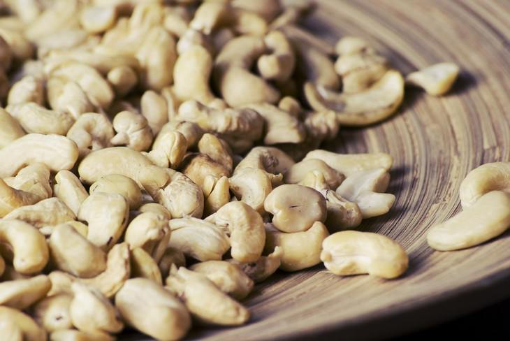 healthy foods that can be toxic raw cashews