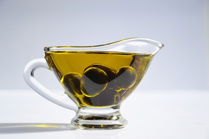 10 Foods That The World’s Longest Living People Eat Olive Oil