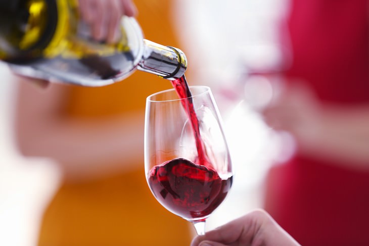 10 Foods That The World’s Longest Living People Eat red wine